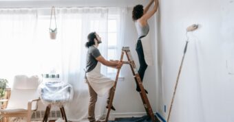 הדירה נותרה מטונפת לאחר שיפוץ? כך תתמודדו נכון עם משימות הניקיון